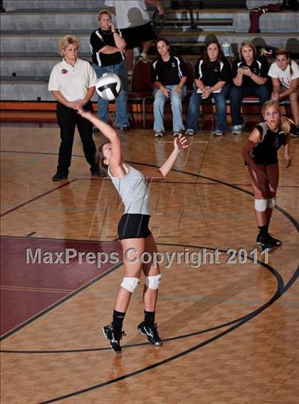 Thumbnail 1 in Sevier County vs. Dobyns-Bennett (1AAA Playoffs) photogallery.