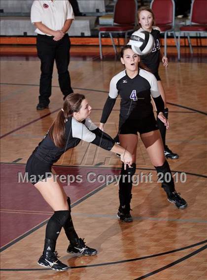 Thumbnail 2 in Sevier County vs. Dobyns-Bennett (1AAA Playoffs) photogallery.