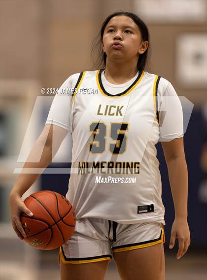 Thumbnail 2 in Lick-Wilmerding vs. Burlingame (Steve Geramoni Invitational) photogallery.