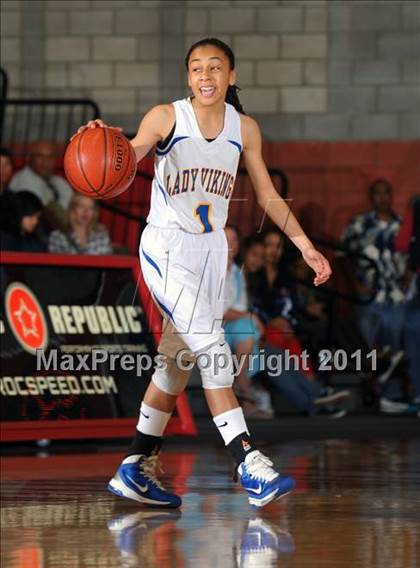 Thumbnail 3 in Santa Clara vs. St. Bernard (CIF SS 5AA Final) photogallery.