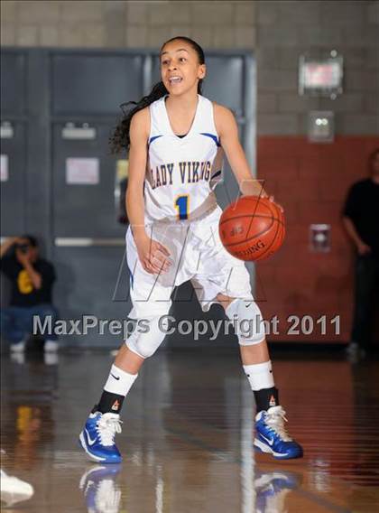 Thumbnail 2 in Santa Clara vs. St. Bernard (CIF SS 5AA Final) photogallery.