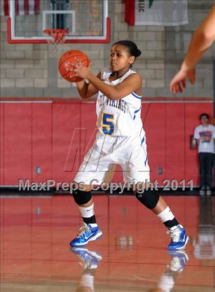 Thumbnail 1 in Santa Clara vs. St. Bernard (CIF SS 5AA Final) photogallery.