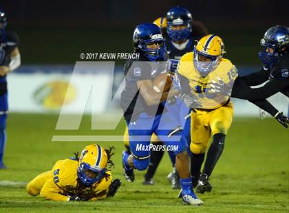 Thumbnail 3 in Chandler vs. Northwestern (GEICO State Champions Bowl Series) photogallery.