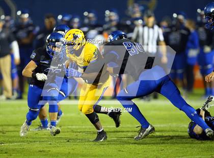 Thumbnail 2 in Chandler vs. Northwestern (GEICO State Champions Bowl Series) photogallery.