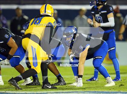 Thumbnail 2 in Chandler vs. Northwestern (GEICO State Champions Bowl Series) photogallery.