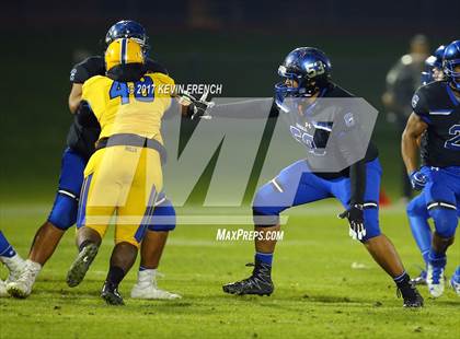 Thumbnail 3 in Chandler vs. Northwestern (GEICO State Champions Bowl Series) photogallery.
