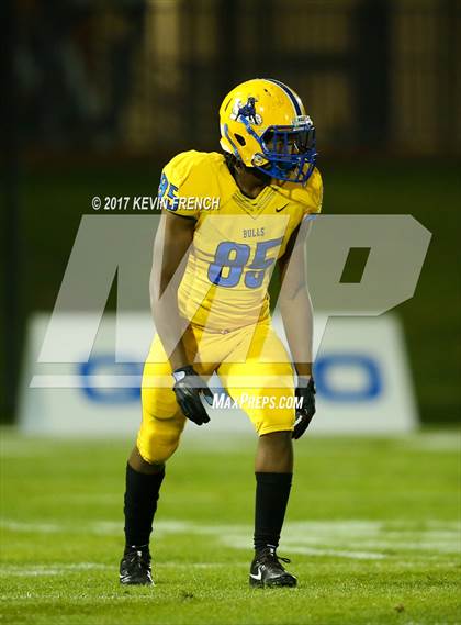 Thumbnail 2 in Chandler vs. Northwestern (GEICO State Champions Bowl Series) photogallery.