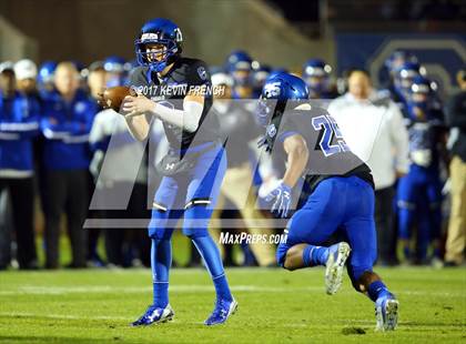 Thumbnail 2 in Chandler vs. Northwestern (GEICO State Champions Bowl Series) photogallery.