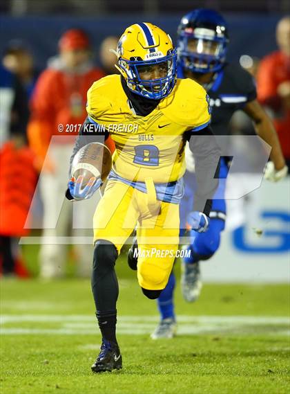 Thumbnail 3 in Chandler vs. Northwestern (GEICO State Champions Bowl Series) photogallery.