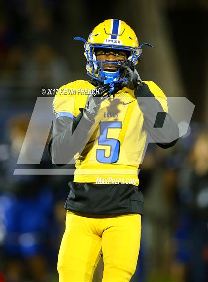 Thumbnail 3 in Chandler vs. Northwestern (GEICO State Champions Bowl Series) photogallery.