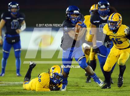 Thumbnail 1 in Chandler vs. Northwestern (GEICO State Champions Bowl Series) photogallery.