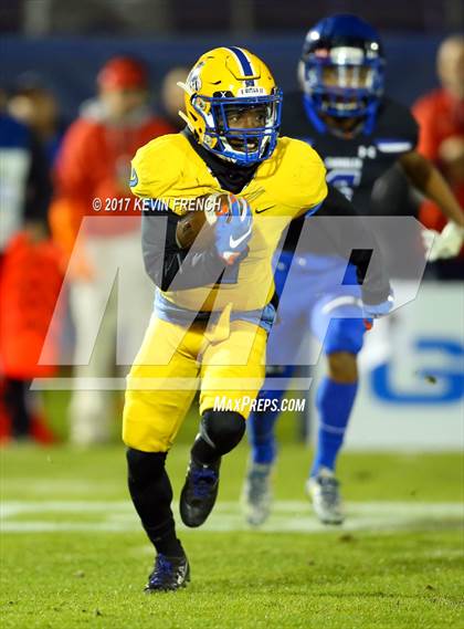 Thumbnail 1 in Chandler vs. Northwestern (GEICO State Champions Bowl Series) photogallery.