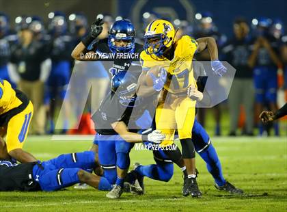 Thumbnail 3 in Chandler vs. Northwestern (GEICO State Champions Bowl Series) photogallery.