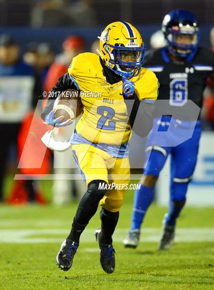 Thumbnail 2 in Chandler vs. Northwestern (GEICO State Champions Bowl Series) photogallery.