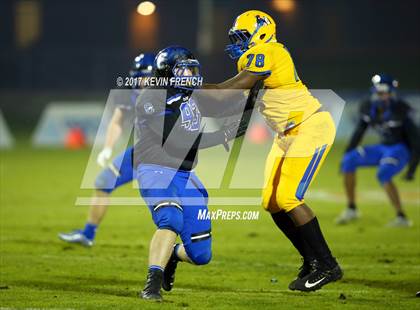 Thumbnail 3 in Chandler vs. Northwestern (GEICO State Champions Bowl Series) photogallery.