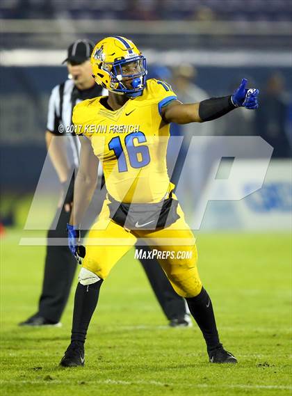 Thumbnail 3 in Chandler vs. Northwestern (GEICO State Champions Bowl Series) photogallery.