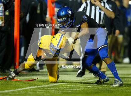 Thumbnail 1 in Chandler vs. Northwestern (GEICO State Champions Bowl Series) photogallery.