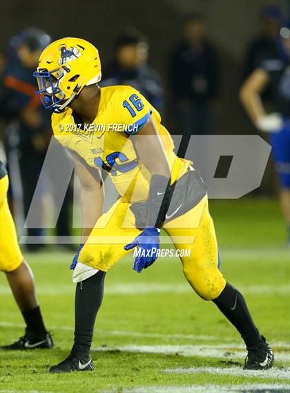 Thumbnail 3 in Chandler vs. Northwestern (GEICO State Champions Bowl Series) photogallery.