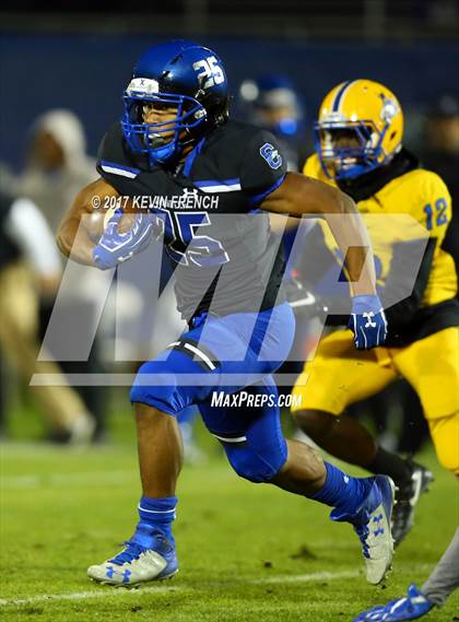Thumbnail 1 in Chandler vs. Northwestern (GEICO State Champions Bowl Series) photogallery.