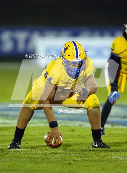 Thumbnail 2 in Chandler vs. Northwestern (GEICO State Champions Bowl Series) photogallery.