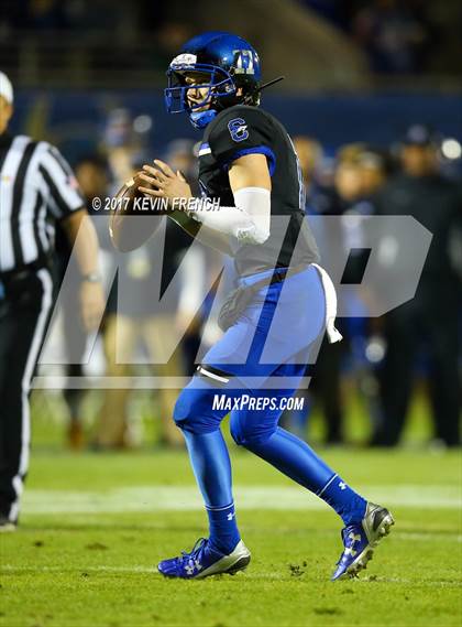 Thumbnail 2 in Chandler vs. Northwestern (GEICO State Champions Bowl Series) photogallery.