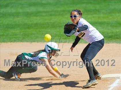 Thumbnail 2 in Brennan vs. Incarnate Word photogallery.