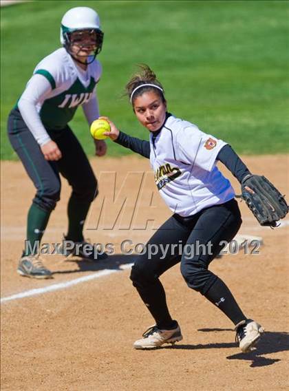 Thumbnail 1 in Brennan vs. Incarnate Word photogallery.