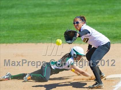 Thumbnail 3 in Brennan vs. Incarnate Word photogallery.
