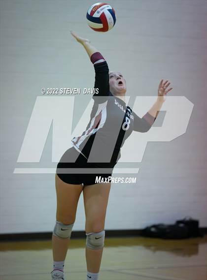Thumbnail 2 in Notre Dame Prep vs. Desert Ridge photogallery.