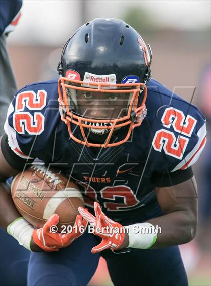 Thumbnail 1 in Iroquois @ Bennett/Olmsted/Middle Early College/East photogallery.