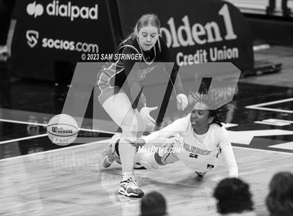 Thumbnail 1 in Lincoln vs. Vanden (CIF SJS Division 3 Final) photogallery.