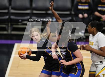 Thumbnail 3 in Lincoln vs. Vanden (CIF SJS Division 3 Final) photogallery.