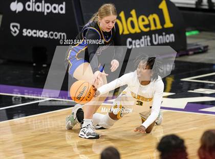 Thumbnail 2 in Lincoln vs. Vanden (CIF SJS Division 3 Final) photogallery.