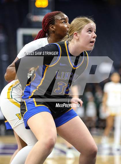 Thumbnail 3 in Lincoln vs. Vanden (CIF SJS Division 3 Final) photogallery.