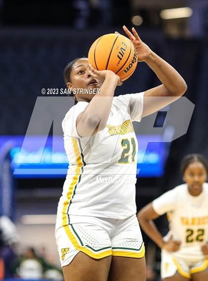 Thumbnail 2 in Lincoln vs. Vanden (CIF SJS Division 3 Final) photogallery.