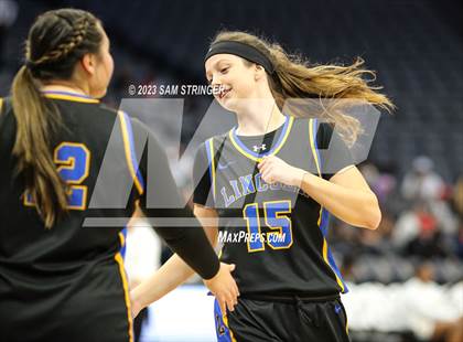 Thumbnail 2 in Lincoln vs. Vanden (CIF SJS Division 3 Final) photogallery.
