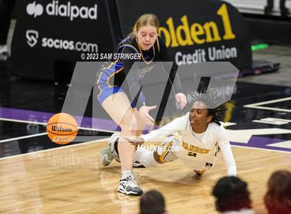 Thumbnail 3 in Lincoln vs. Vanden (CIF SJS Division 3 Final) photogallery.