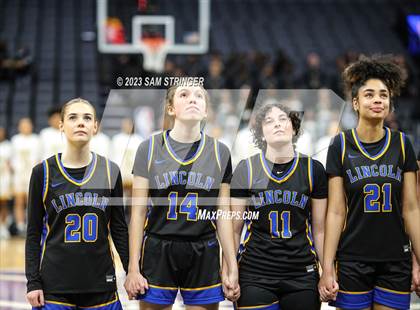 Thumbnail 2 in Lincoln vs. Vanden (CIF SJS Division 3 Final) photogallery.