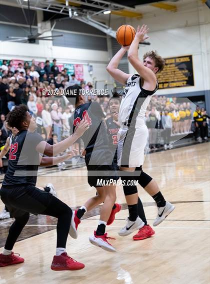 Thumbnail 1 in Tustin @ Foothill photogallery.