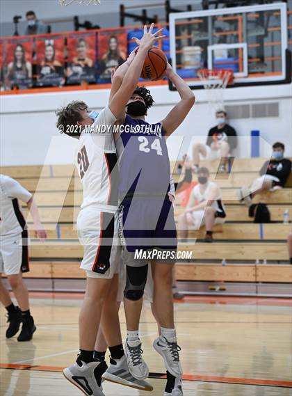 Thumbnail 3 in JV Delavan @ Illini Bluffs photogallery.