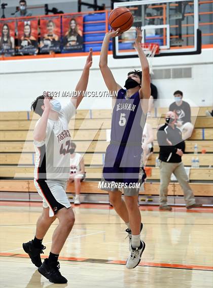 Thumbnail 2 in JV Delavan @ Illini Bluffs photogallery.