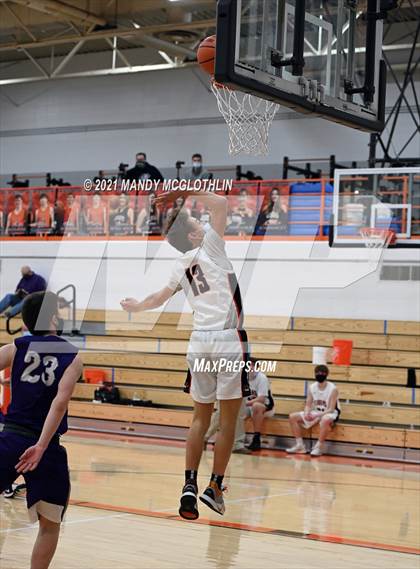 Thumbnail 2 in JV Delavan @ Illini Bluffs photogallery.