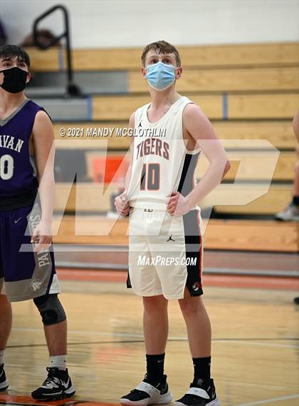 Thumbnail 1 in JV Delavan @ Illini Bluffs photogallery.