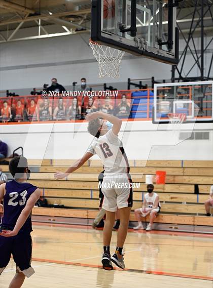 Thumbnail 3 in JV Delavan @ Illini Bluffs photogallery.