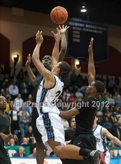 Thumbnail 2 in La Costa Canyon vs Lincoln (CIF SDS D2 Final) photogallery.