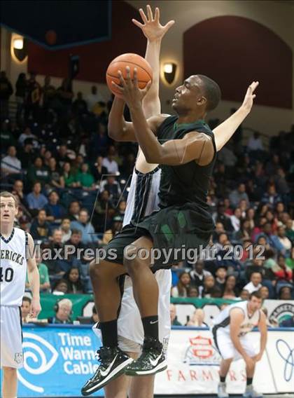Thumbnail 1 in La Costa Canyon vs Lincoln (CIF SDS D2 Final) photogallery.