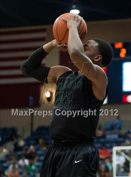 Thumbnail 3 in La Costa Canyon vs Lincoln (CIF SDS D2 Final) photogallery.