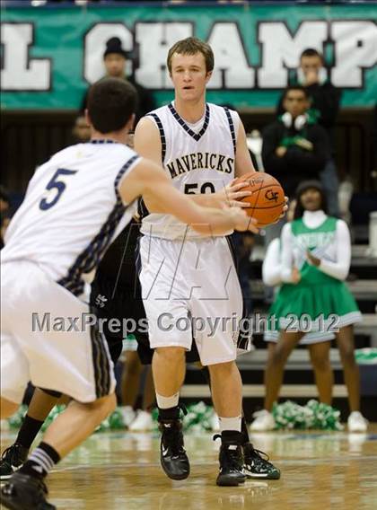 Thumbnail 1 in La Costa Canyon vs Lincoln (CIF SDS D2 Final) photogallery.
