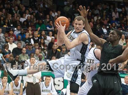 Thumbnail 2 in La Costa Canyon vs Lincoln (CIF SDS D2 Final) photogallery.