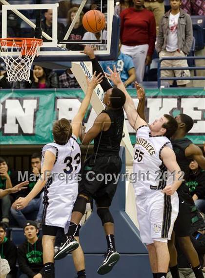 Thumbnail 2 in La Costa Canyon vs Lincoln (CIF SDS D2 Final) photogallery.